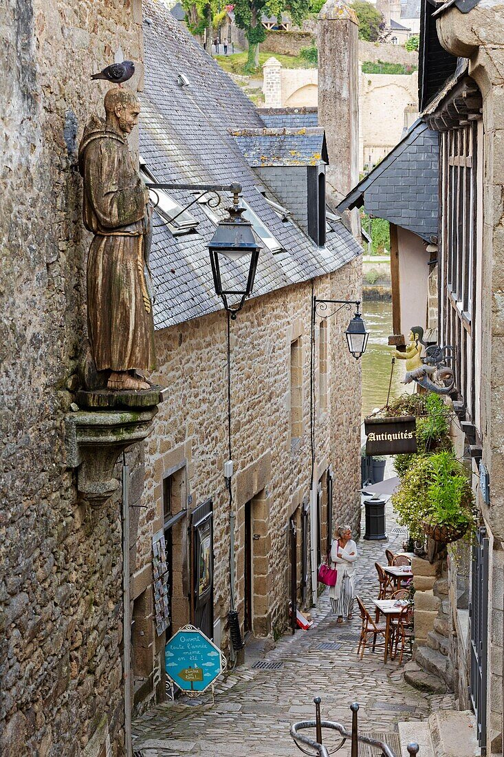 France, Morbihan, Auray, Saint-Goustan harbor, Saint-René alley, wooden statue of Saint-Goustan\n