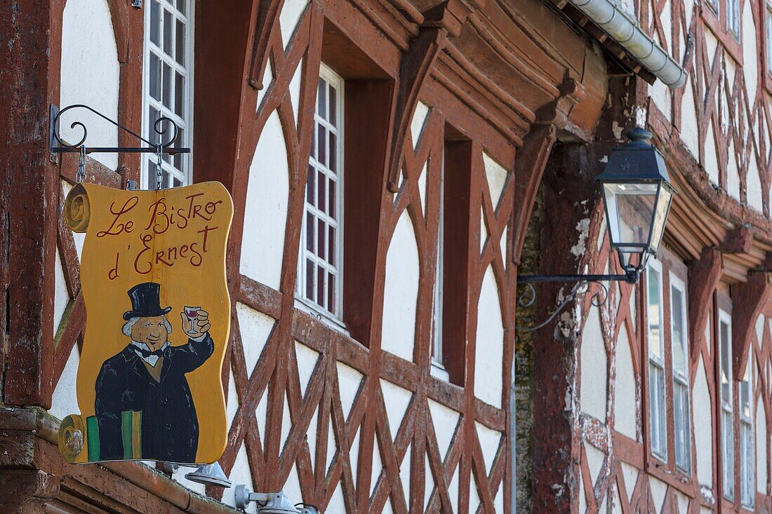 Frankreich, Cotes d'Armor, Treguier, Detail der Fassade eines Fachwerkhauses