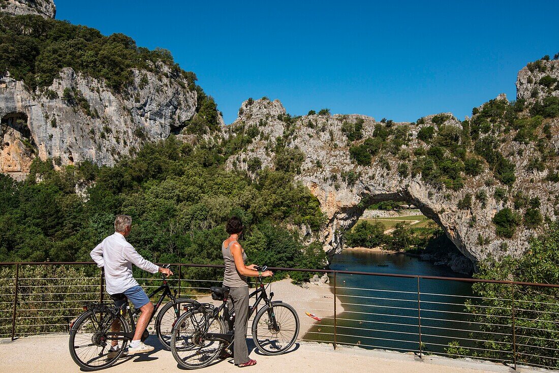 Frankreich, Ardèche, Reserve Naturelle des Gorges de l'Ardèche, Vallon Pont d'Arc, Pont d'Arc