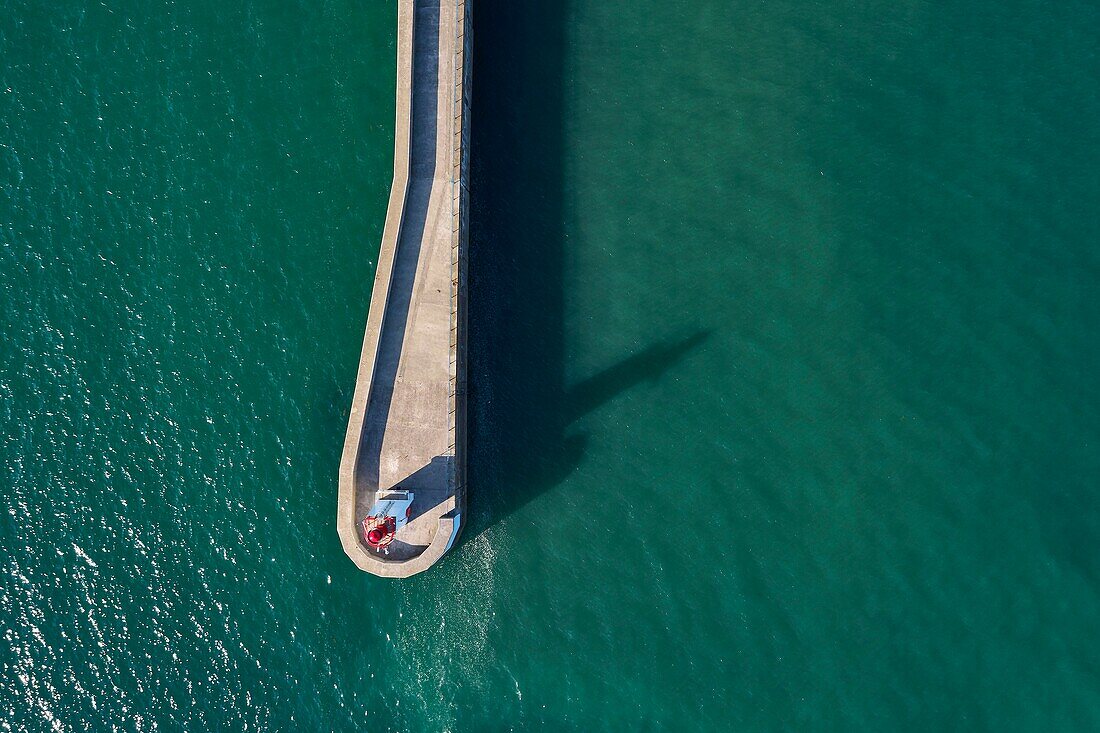 Frankreich, Ille et Vilaine, Cote d'Emeraude (Smaragdküste), Saint Malo, Mole des Noires (Pier der schwarzen Frauen) (Luftaufnahme)