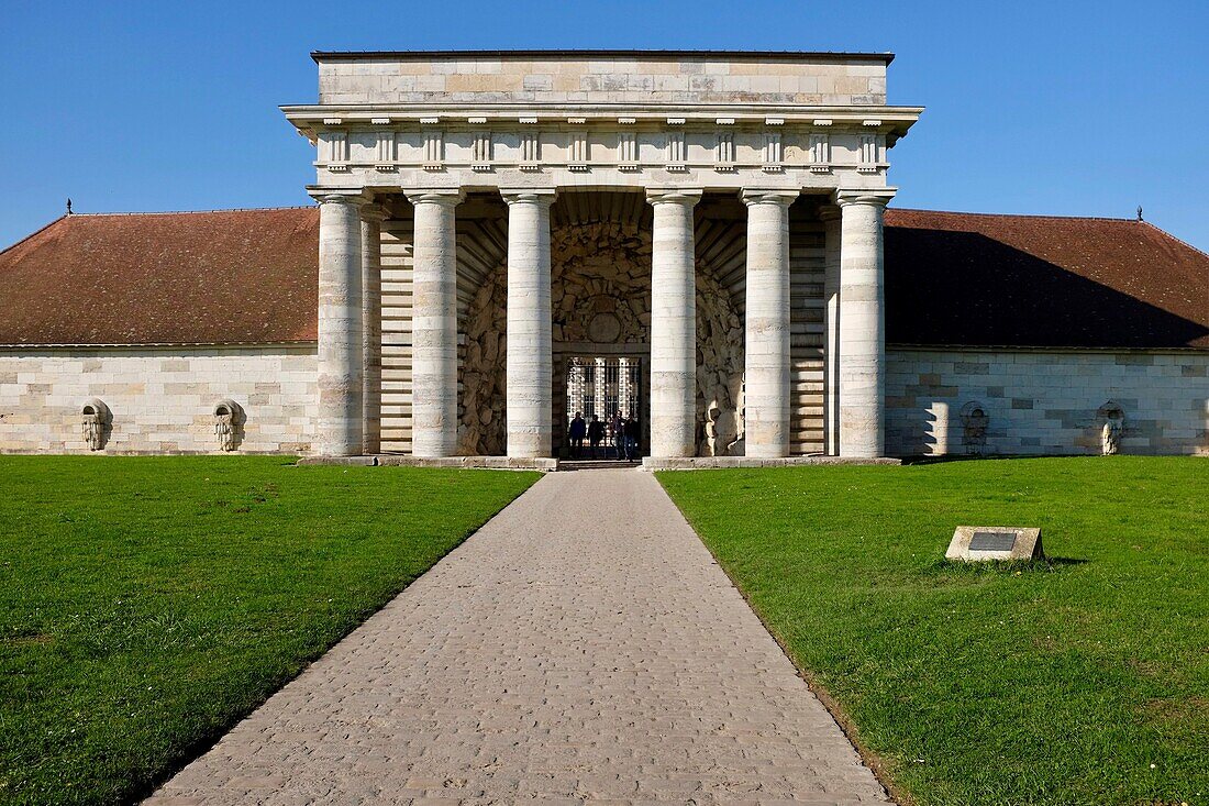 Frankreich, Doubs, Arc et Senans, die königlichen Salinen von Arc et Senans, von der UNESCO zum Weltkulturerbe erklärt, der Eingangsvorbau