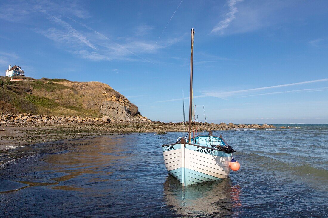 France, Pas de Calais, Audinghen, Cap Gris Nez, flobart, typical beaching boat of the Opal Coast\n