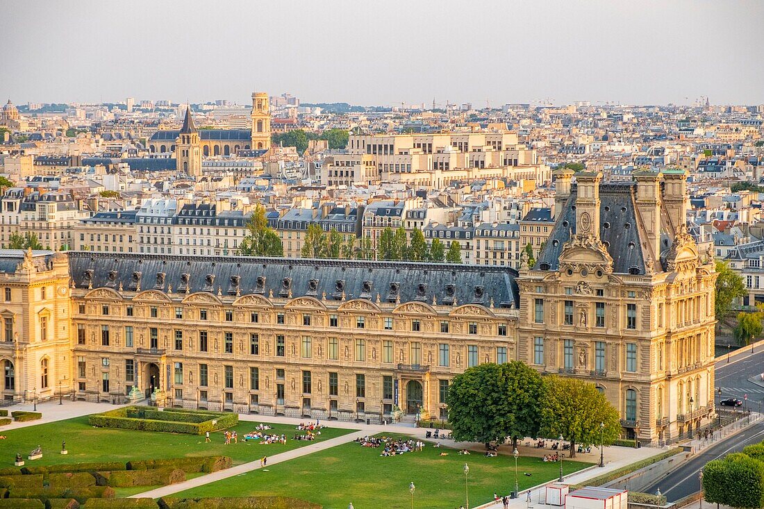 Frankreich, Paris, der Tuileriengarten das Louvre Museum (Luftaufnahme)