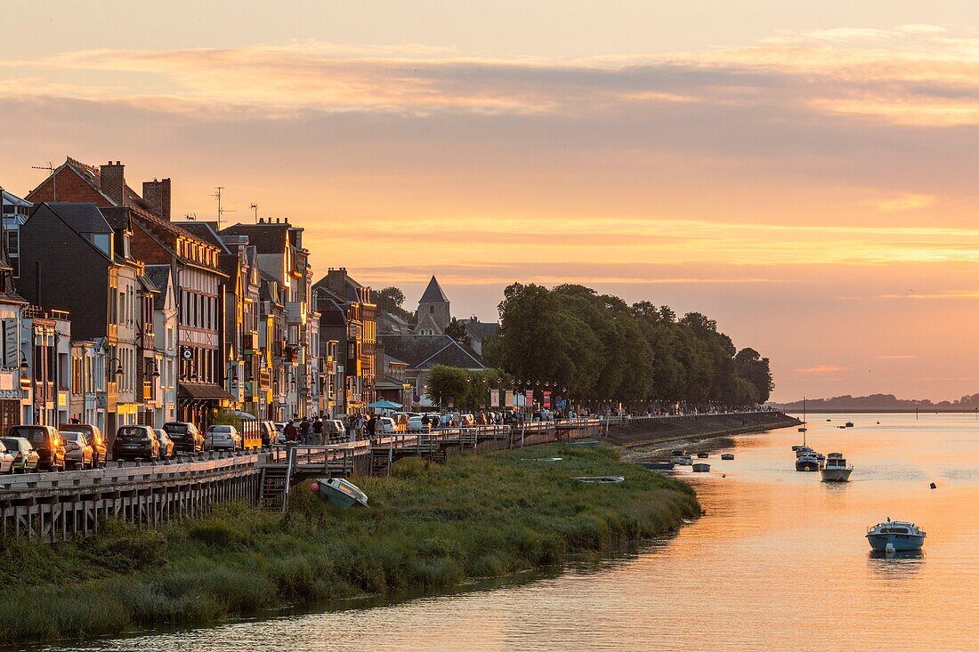 Frankreich, Somme, Somme-Bucht, Saint Valery sur Somme, Abenddämmerung am Kanal der Somme