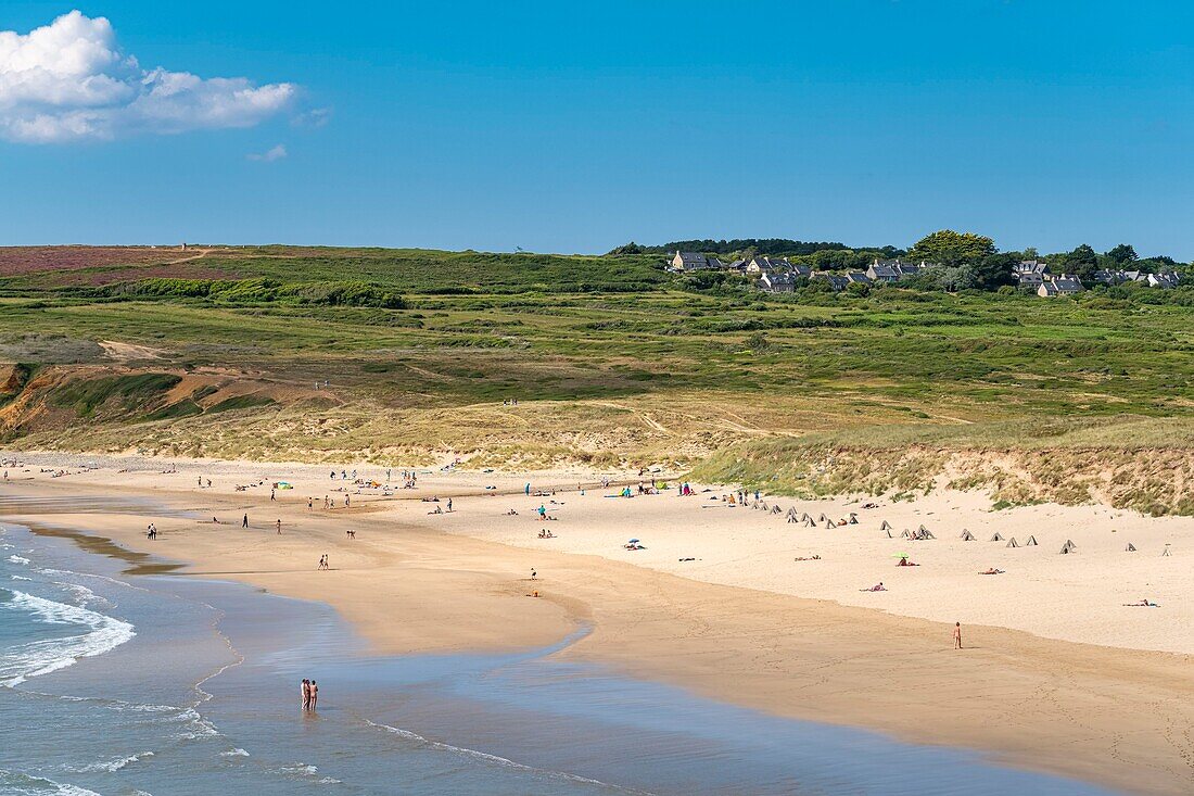 France, Finistere, Armorica Regional Natural Park, Crozon Peninsula, Crozon, Lostmarc'h beach\n