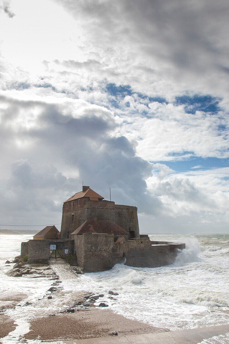 Frankreich, Pas de Calais, Côte d'Opale, Ambleteuse, ein Tag mit Sturm und Flut, Fort Mahon von Vauban entworfen