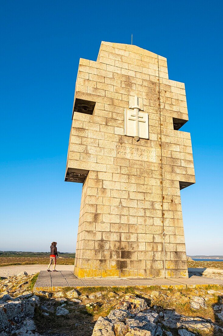 France, Finistere, Armorica Regional Natural Park, Crozon Peninsula, Camaret-sur-Mer, Pointe de Pen-Hir, Monument to the Bretons of Free France, known as the Cross of Pen-Hir\n