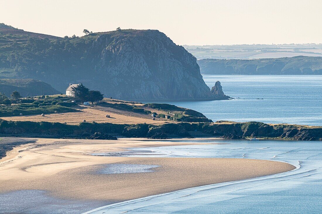 Frankreich, Finistere, Regionaler Naturpark Armorica, Halbinsel Crozon, Bucht von Douarnenez, Strand von Aber