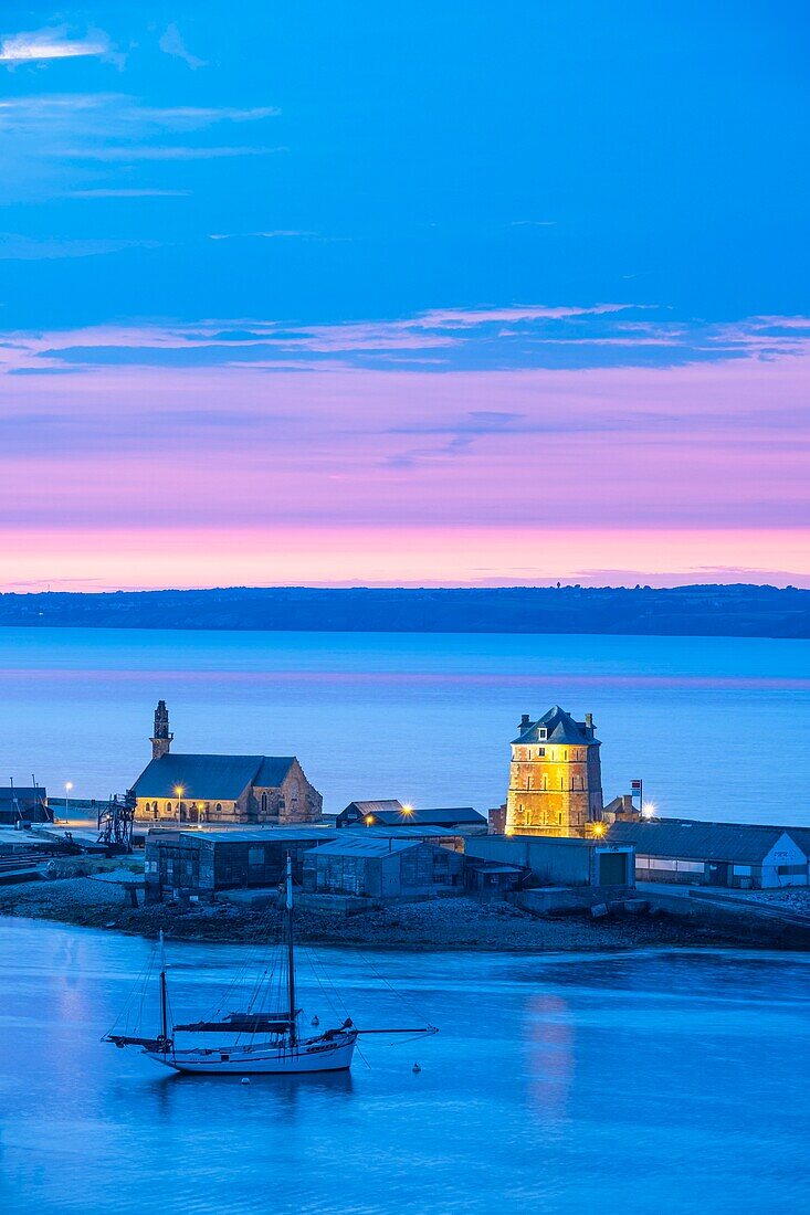 France, Finistere, Armorica Regional Natural Park, Crozon Peninsula, Camaret-sur-Mer, Notre-Dame de Rocamadour chapel and Vauban tower, a UNESCO World Heritage site\n