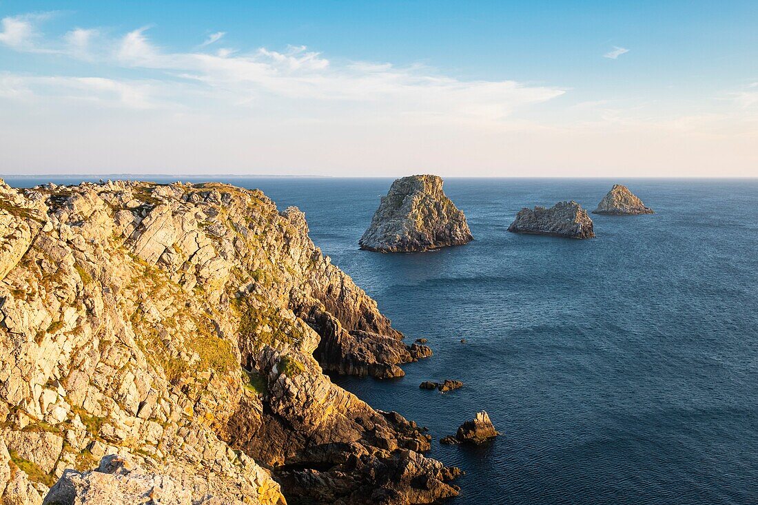 France, Finistere, Armorica Regional Natural Park, Crozon Peninsula, Camaret-sur-Mer, Pointe de Pen-Hir, Tas de Pois\n