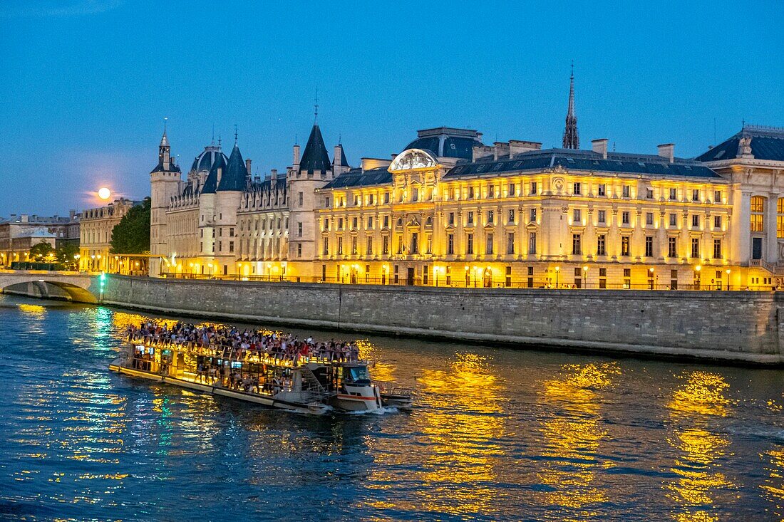 France, Paris, area listed as World Heritage by UNESCO, the Conciergerie\n
