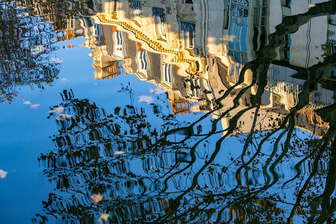 France, Paris, the Canal Saint Martin\n