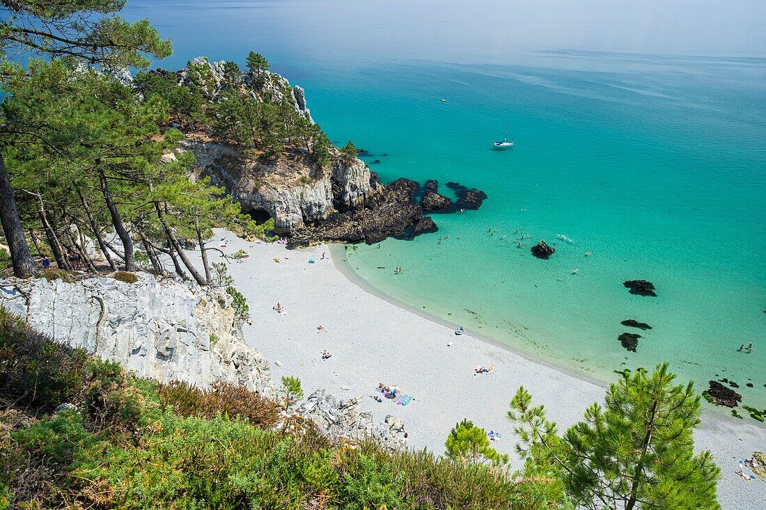 France, Finistere, Armorica Regional Natural Park, Crozon Peninsula, Saint Hernot, creek of Vierge island\n