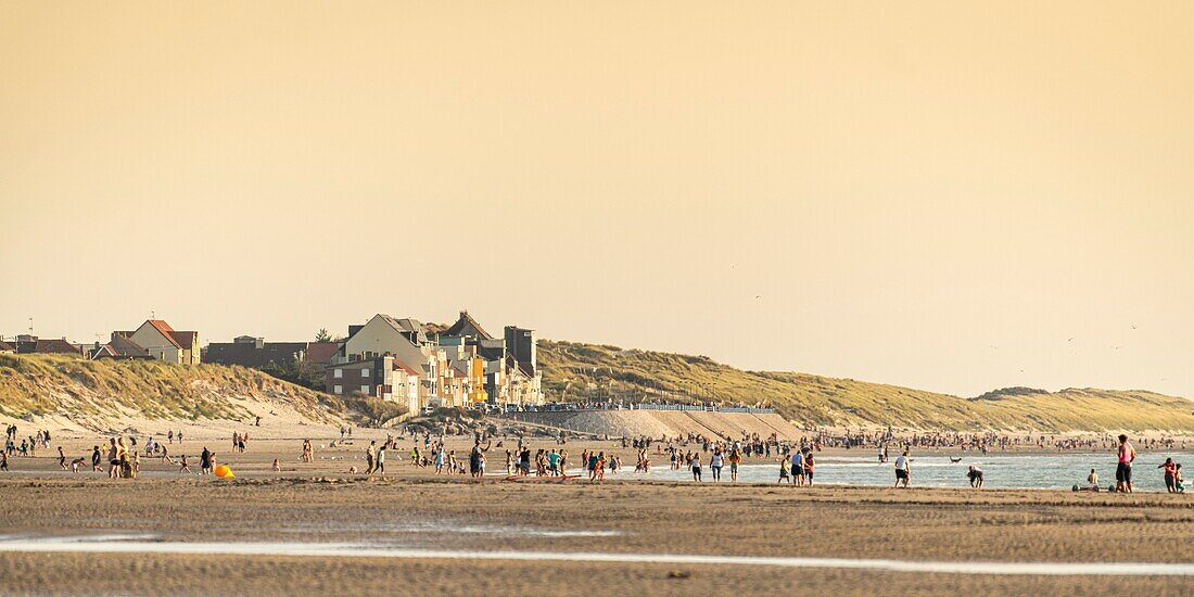 Frankreich, Somme, Quend-Plage von den Dünen zwischen Fort-Mahon und der Bucht von Authie aus gesehen