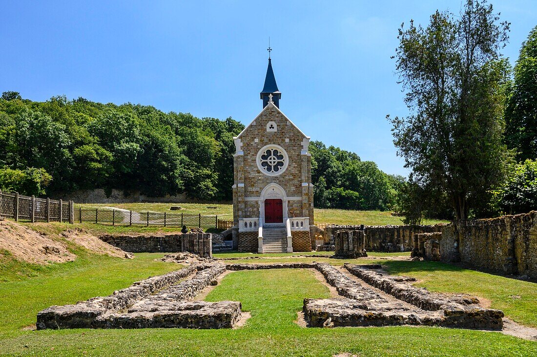 France, Yvelines, haute vallée de Chevreuse natural regional park, Magny les hameaux, Port Royal des champs Cistercian abbey founded in 1204, oratory and ruins from the ancient church\n