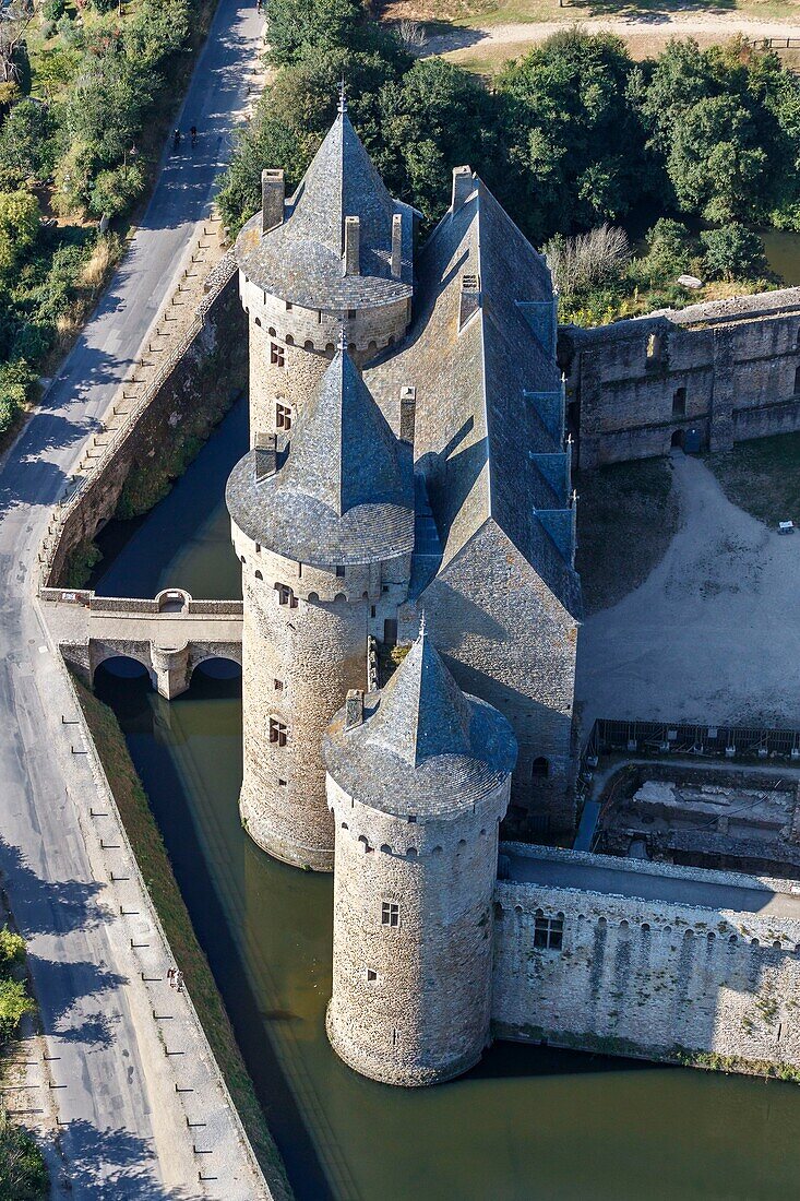 France, Morbihan, Sarzeau, Suscinio castle (aerial view)\n