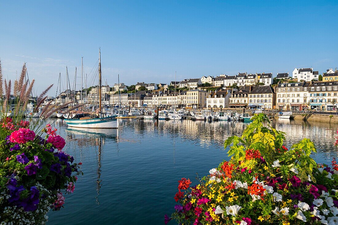 France, Finistere, Audierne, the harbour, along the GR 34 hiking trail or customs trail\n