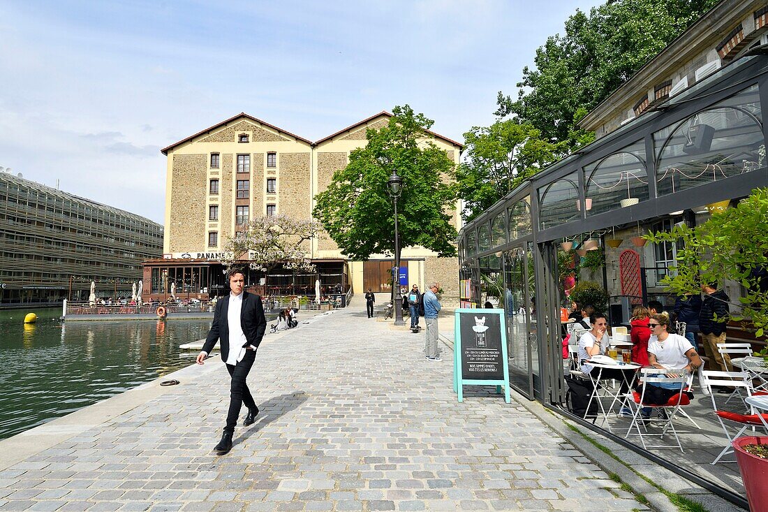 Frankreich, Paris, das Becken von La Villette, das größte künstliche Gewässer in Paris, das den Canal de l'Ourcq mit dem Canal Saint-Martin verbindet