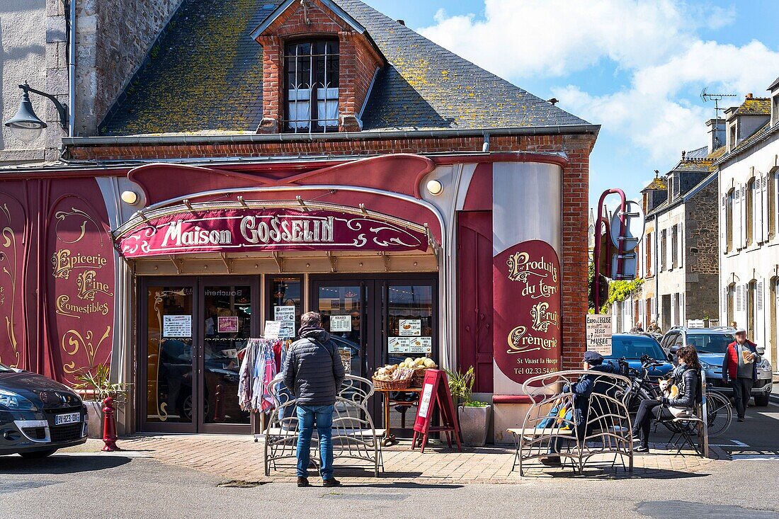 Frankreich, Manche, Saint-Vaast la Hougue, Rue de Verrue