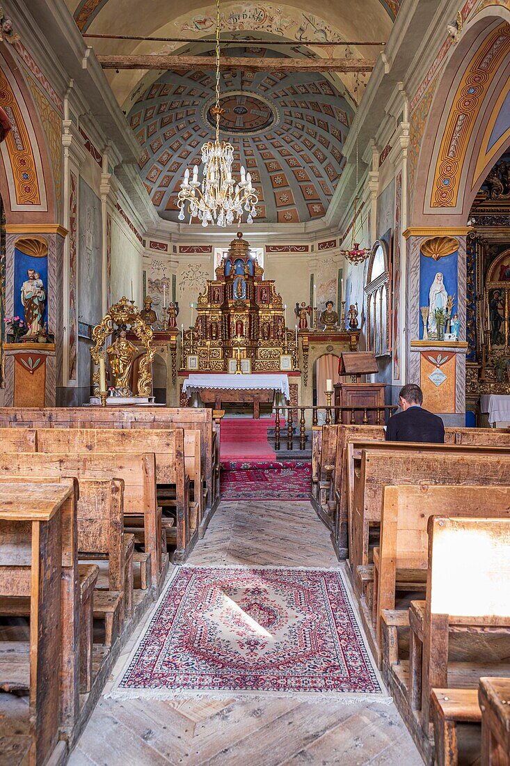 France, Alpes-Maritimes, Mercantour National Park, Tinée valley, Saint-Dalmas-le-Selvage, Saint-Dalmas parish church, in the choir an altar-tabernacle in gilded wood from 1730\n