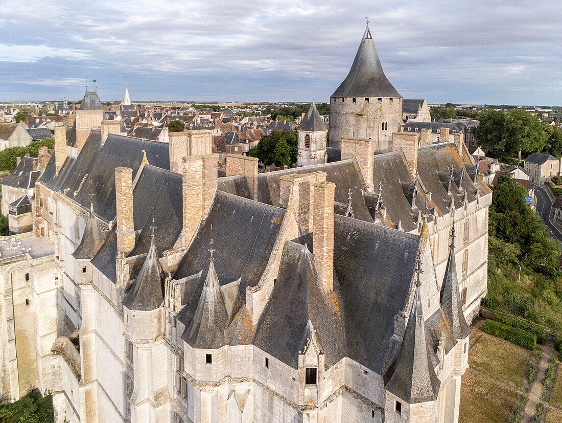 France, Eure-et-Loir (28), Château de Châteaudun (aerial view)\n
