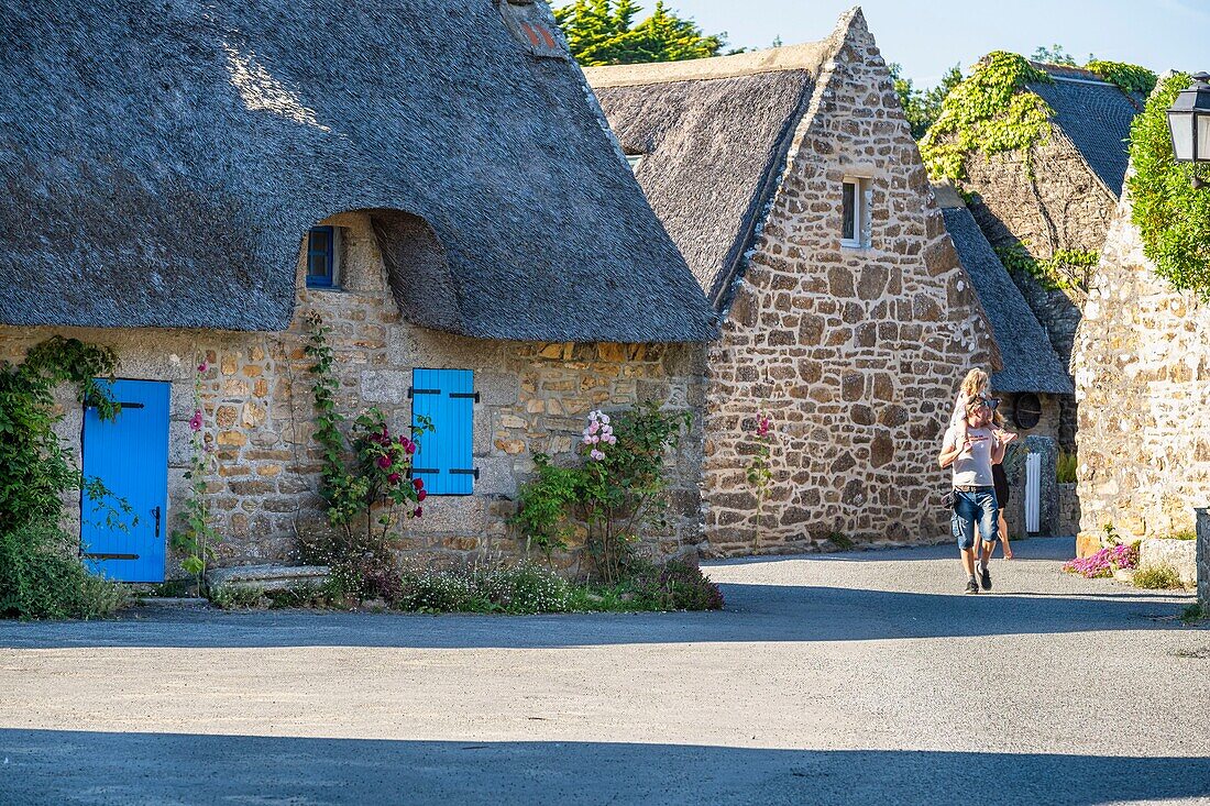 Frankreich, Finistere, Aven Country, Nevez, Kerascoet, Dorf mit Reetdachhäusern (16. Jahrhundert)