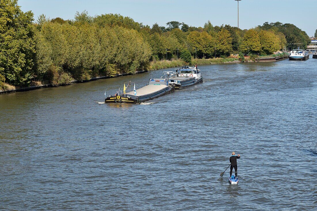 France, Nord, Lille, Deule canal and Grand Carré lock, paddle\n