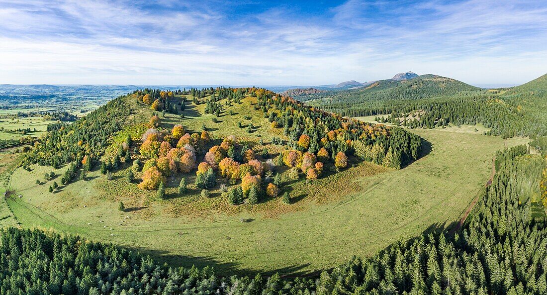 France, Auvergne, Puy de Dome, the Regional Natural Park of the Volcanoes of Auvergne, Chaîne des Puys, Nébouzat, Puy de Pourcharet (aerial view)\n
