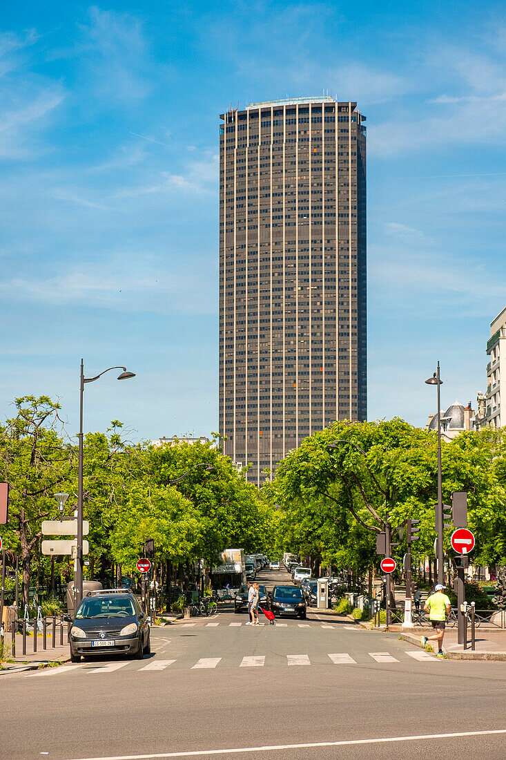 Frankreich, Paris, Boulevard du Montparnasse und der Turm von Montparnasse