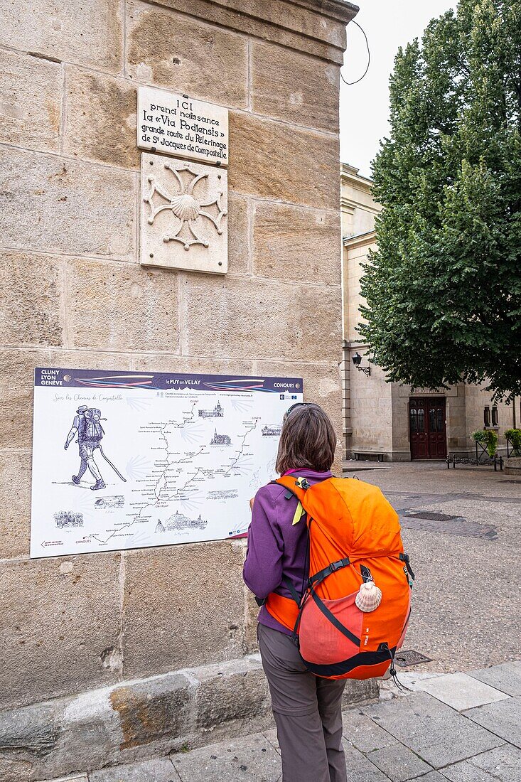 Frankreich, Haute-Loire, Le Puy-en-Velay, Startpunkt der Via Podiensis, einer der französischen Pilgerwege nach Santiago de Compostela