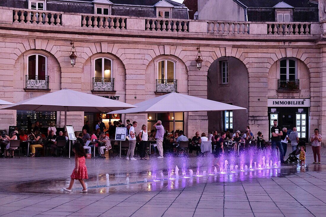 Frankreich, Cote d'Or, Dijon, von der UNESCO zum Weltkulturerbe ernanntes Gebiet, Place de la Liberation