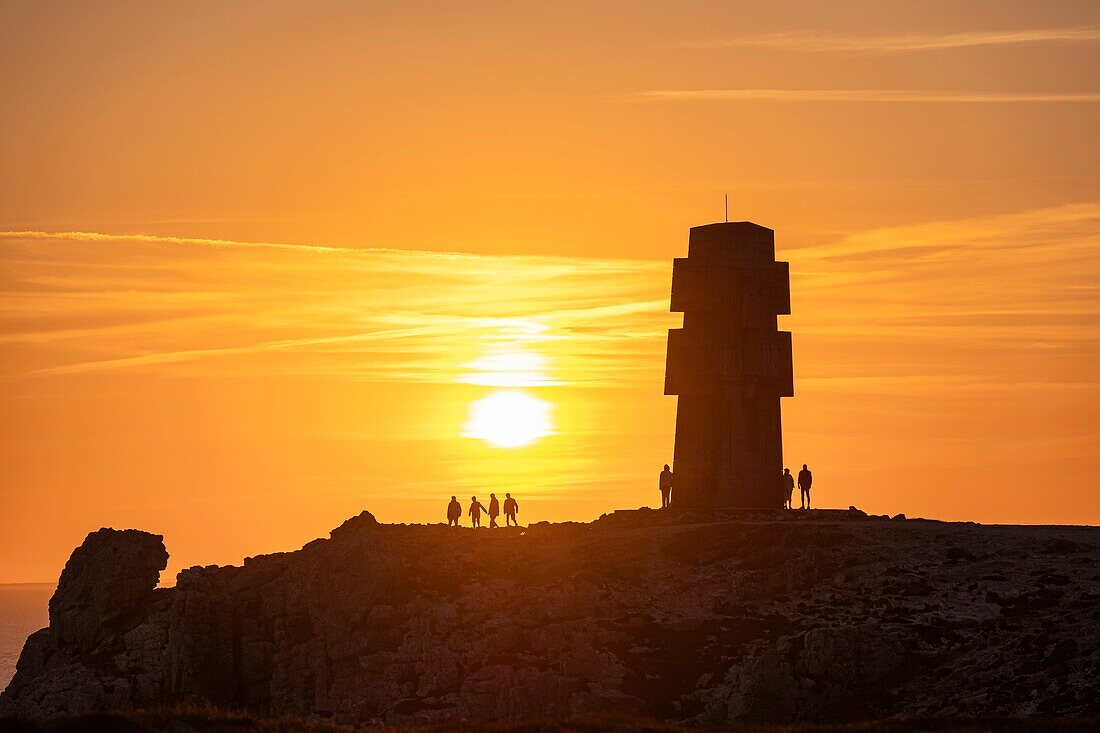 Frankreich, Finistere, Regionaler Naturpark Armorica, Halbinsel Crozon, Camaret-sur-Mer, Pointe de Pen-Hir, Denkmal für die Bretonen des Freien Frankreichs, bekannt als das Kreuz von Pen-Hir