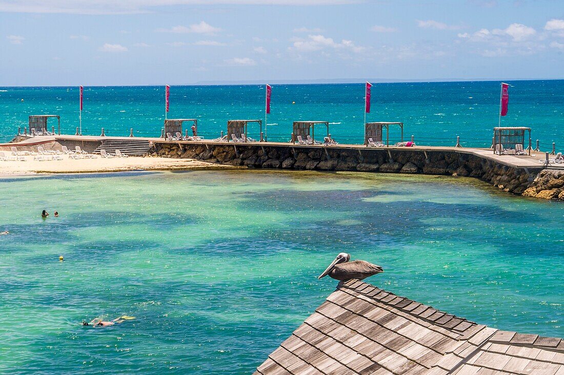 Frankreich, Karibik, Kleine Antillen, Guadeloupe, Grande-Terre, Le Gosier, Hotel Creole Beach, Blick auf den Strand und die Lagune
