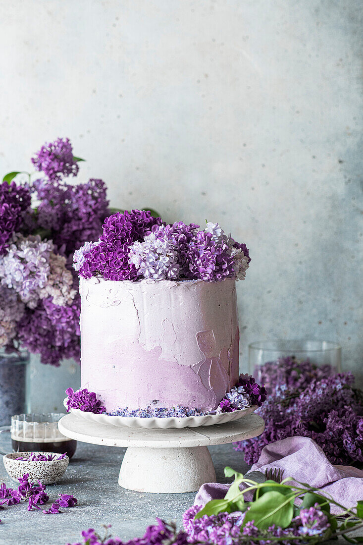 Lilac buttercream cake