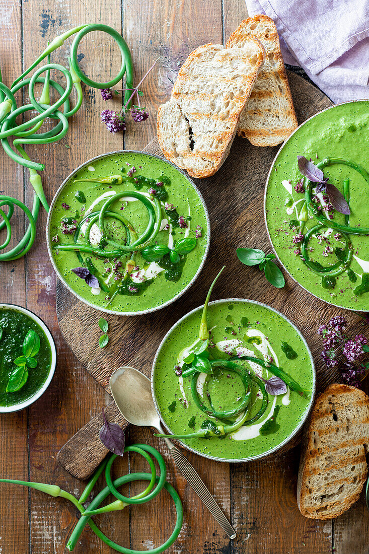 Garlic green soup