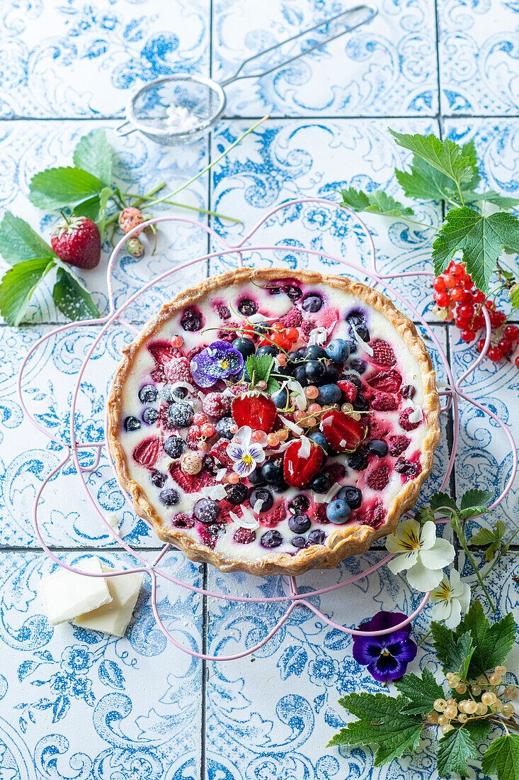 Summer berry tart with cream