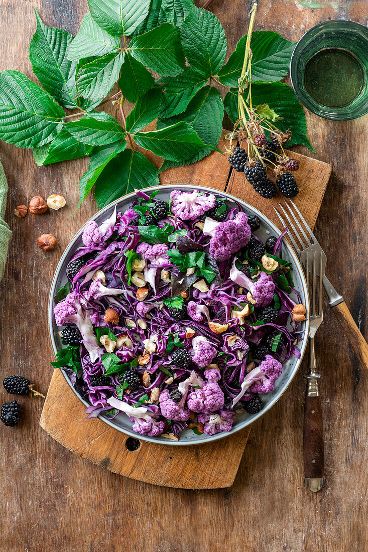 Blackberry salad with lila cauliflower