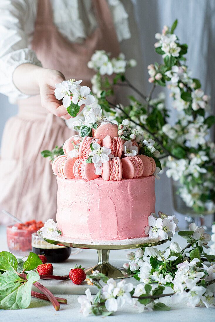 Buttercream macaron cake