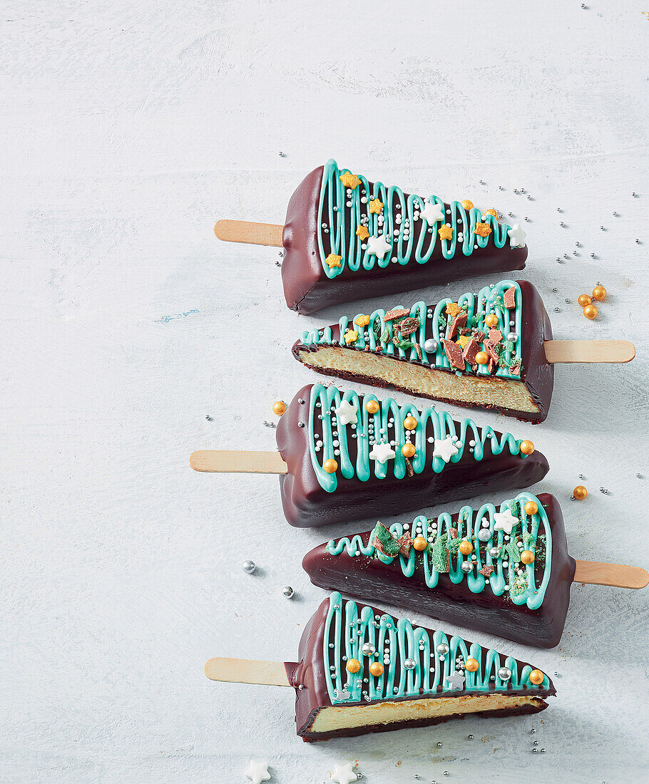 Chocolate and mint cheesecake ice cream tree pops