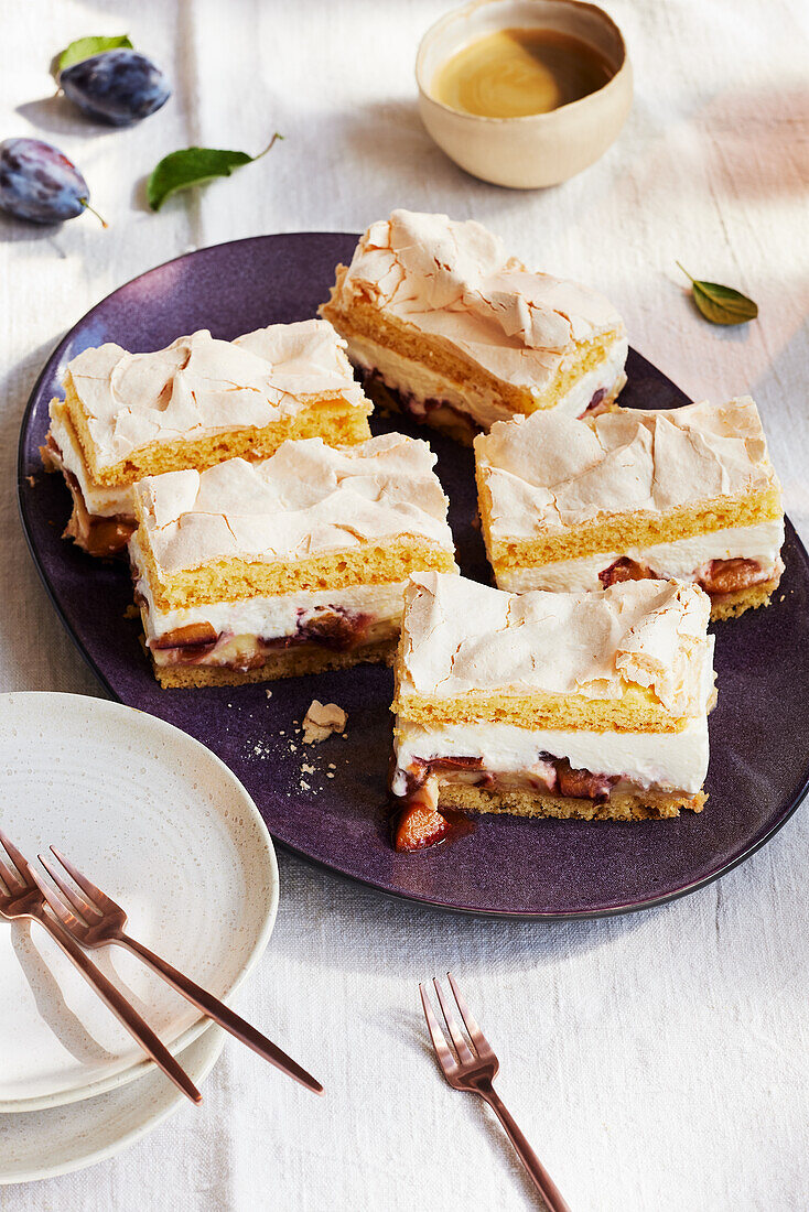 Plum pudding meringue slices