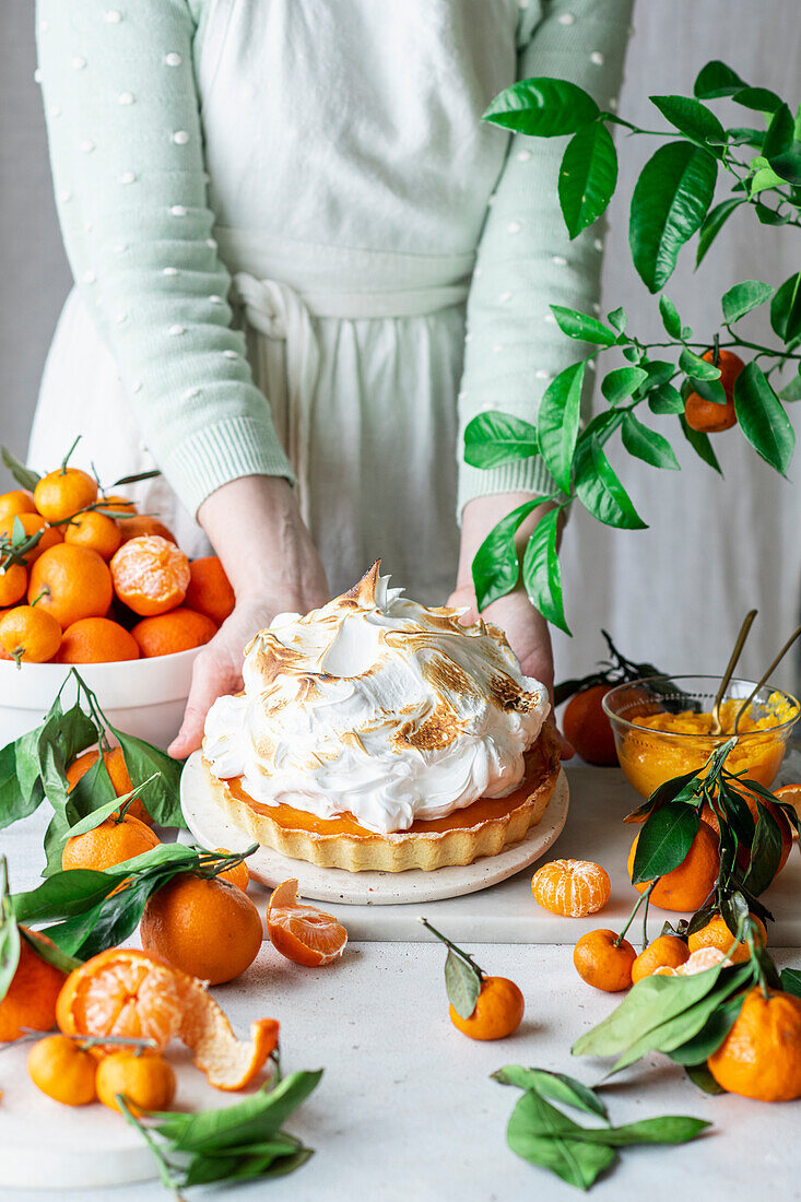 Clementine tart with meringue