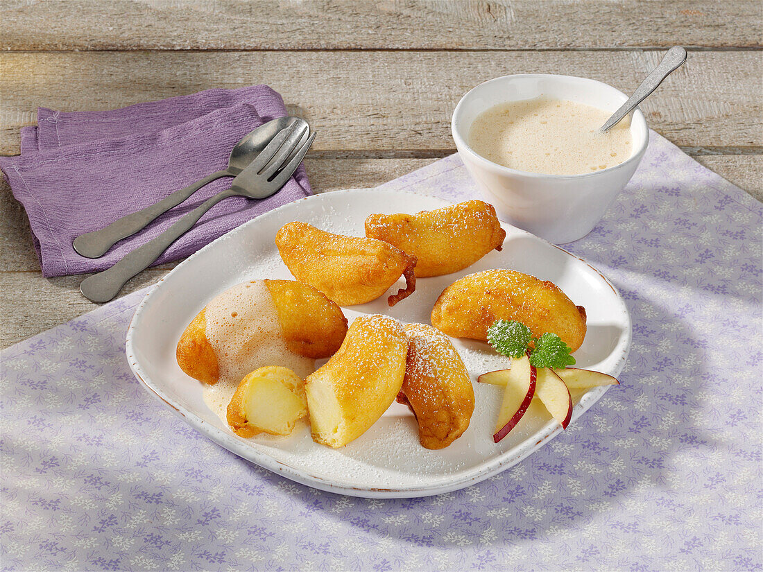 Apple pie bites with vanilla foam