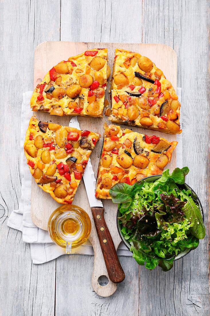 Gnocchi-Frittata mit Paprika und Aubergine