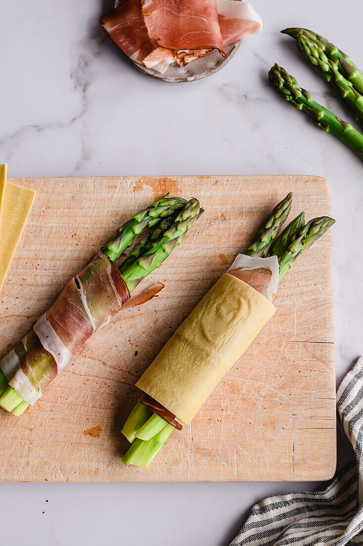 Preparing asparagus cannelloni