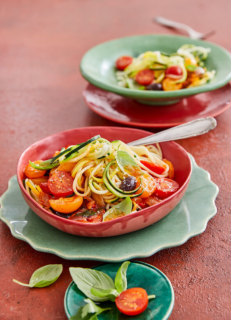 Zucchini-Spaghetti all'Arrabiata