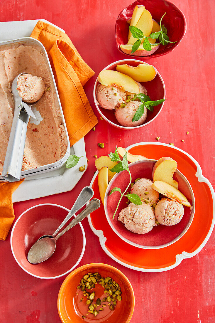 Tomato and peach ice cream