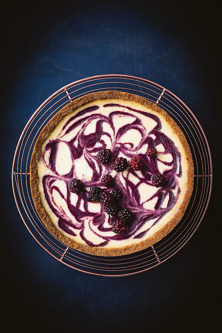 Honey and blackberry cheesecake