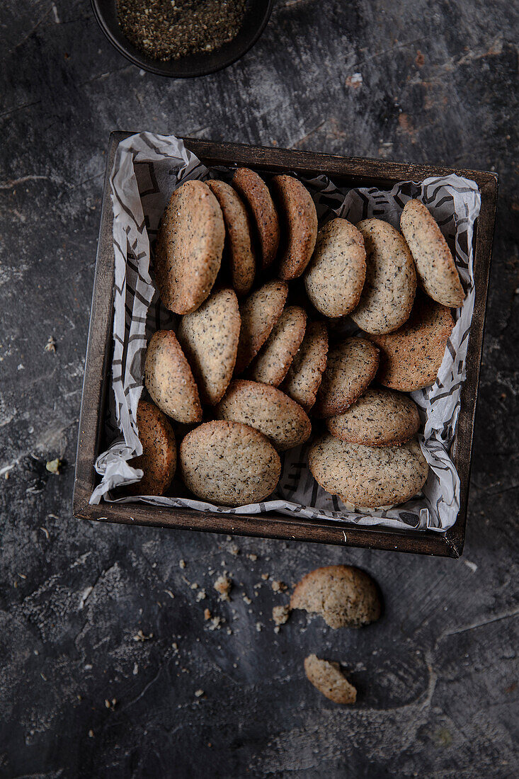 Earl-Grey-Plätzchen in Holzkästchen