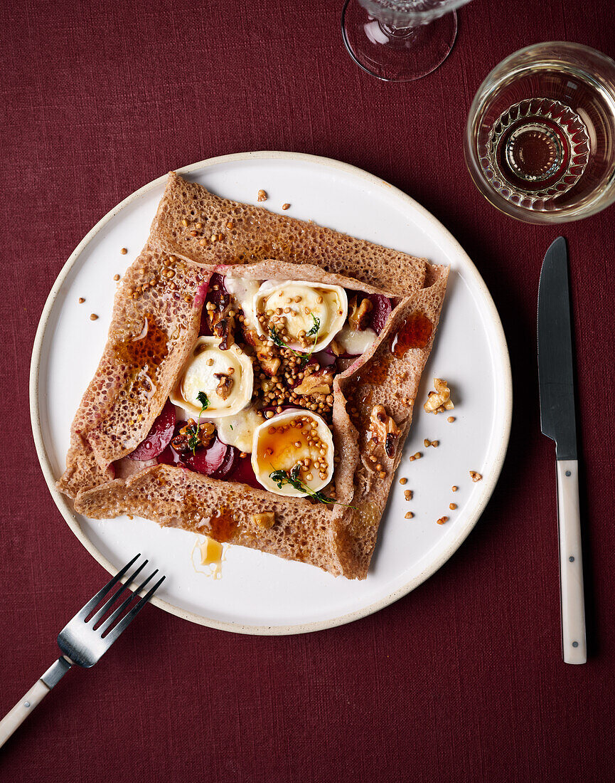 Französische Galette mit Roter Bete und Ziegenkäse