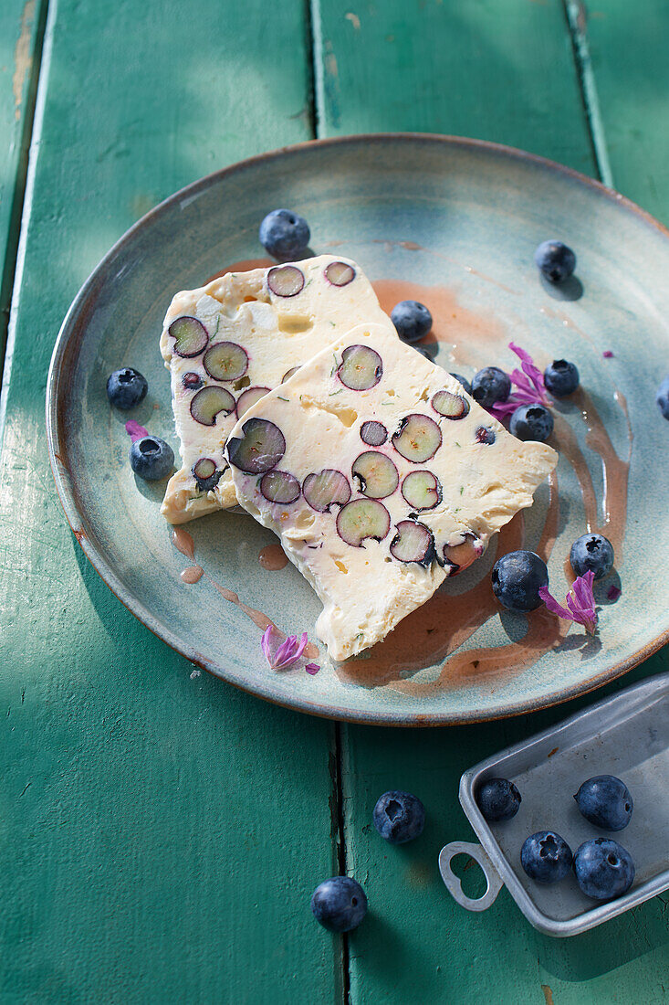 Ricotta-Blaubeer-Semifreddo